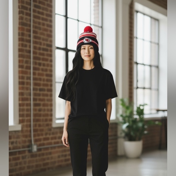 NWT NFL Kansas City Beanie unisex Red and Black Beanie - Picture 1 of 3